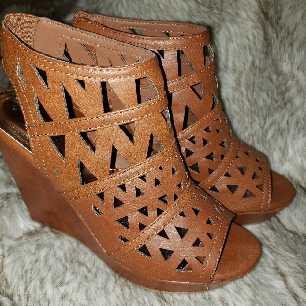 Madden Girl wedges